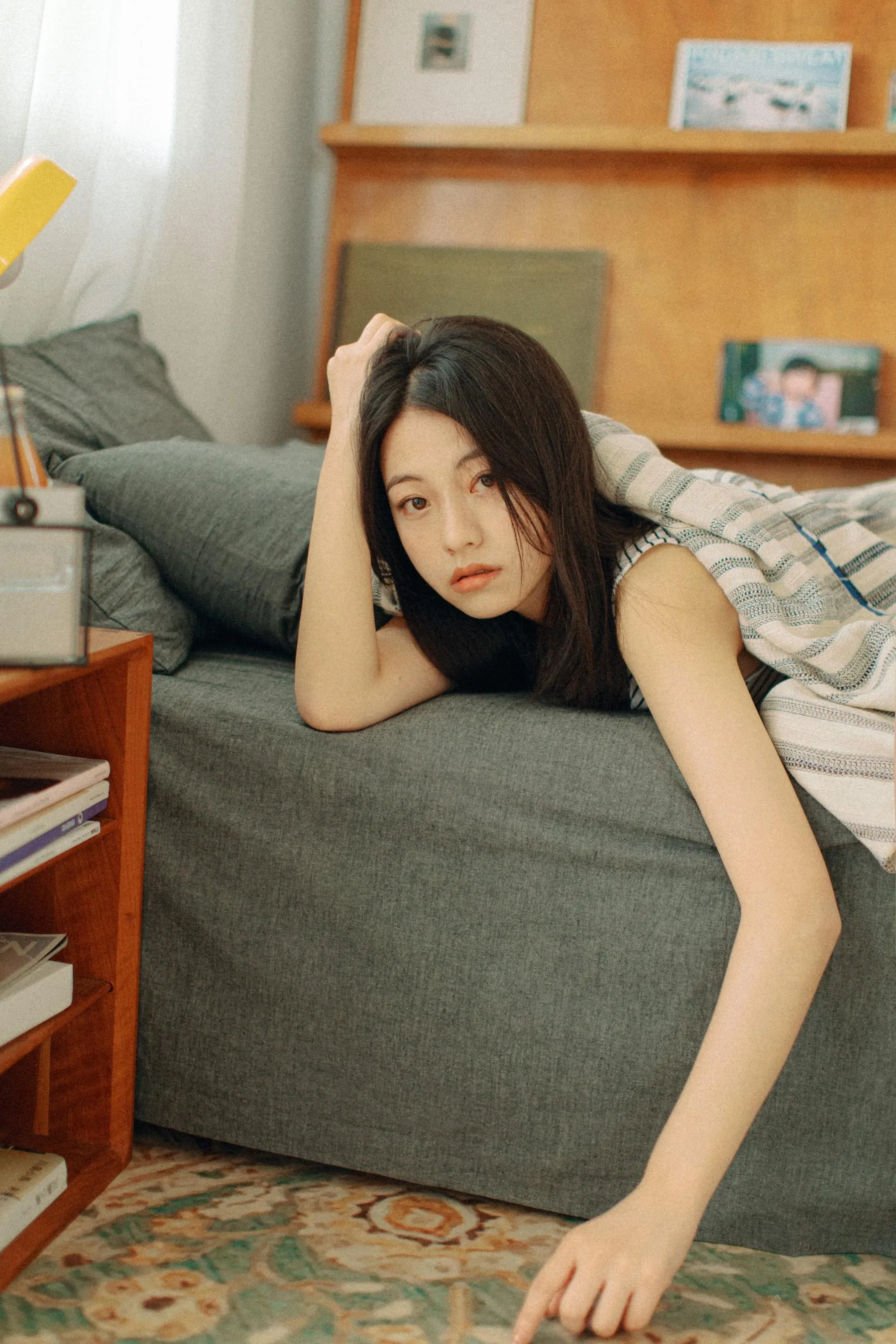 [艺图语] 2022.06.01 寝居女子写真集 九月 [34P]插图9